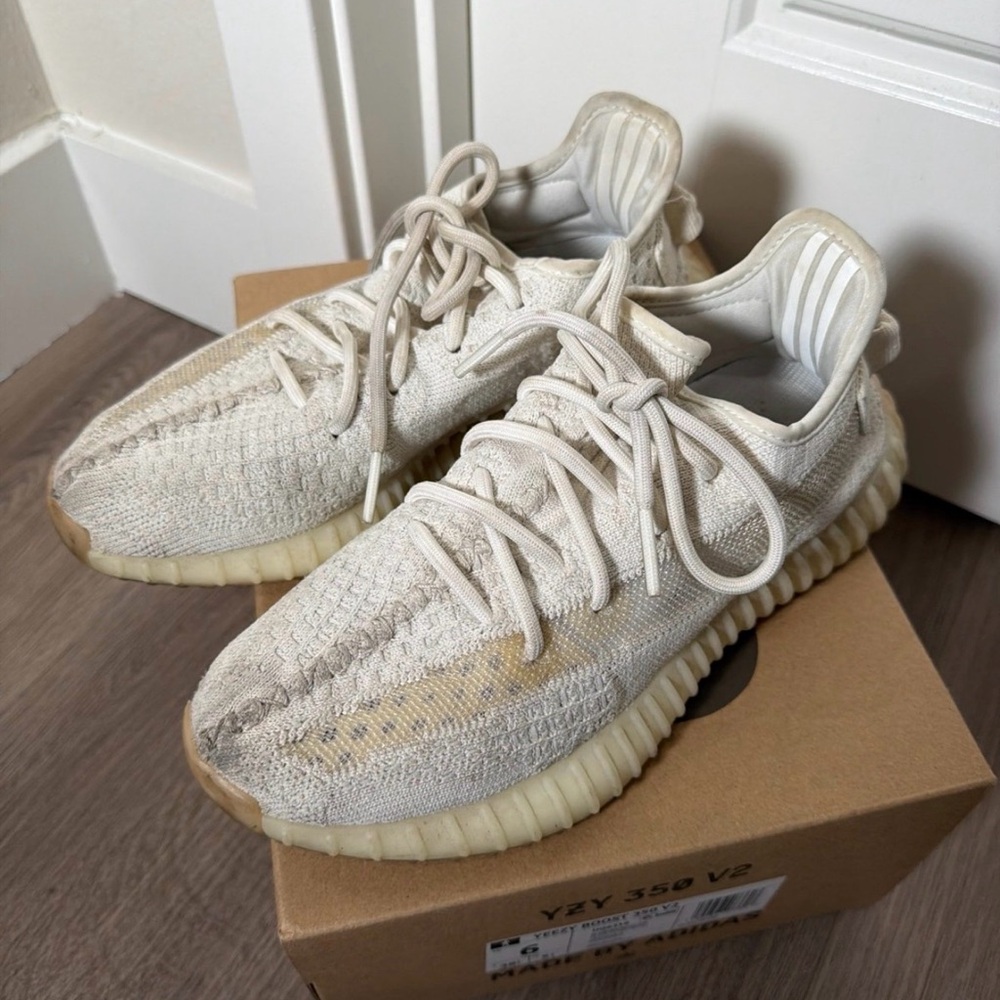 Adidas Yeezy Boost 350 V2 in Bone